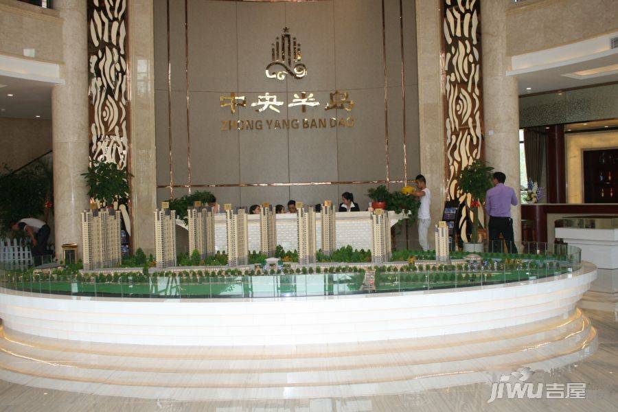 亿星中央半岛实景图3