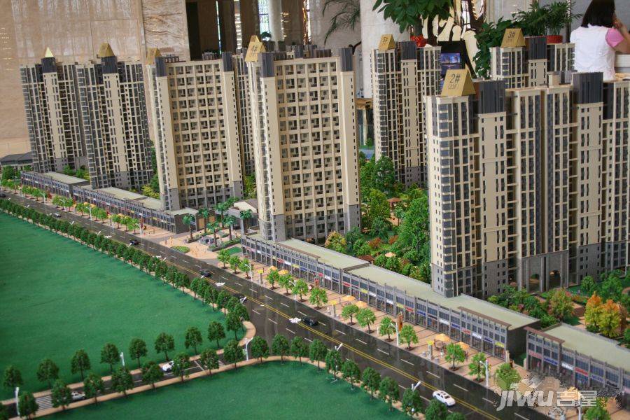 亿星中央半岛实景图2