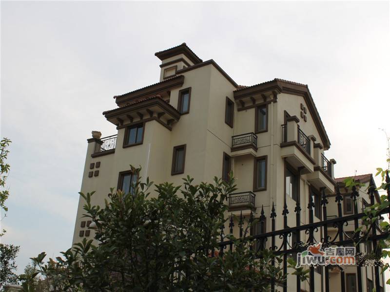 宏宇景盛豪庭售楼处1